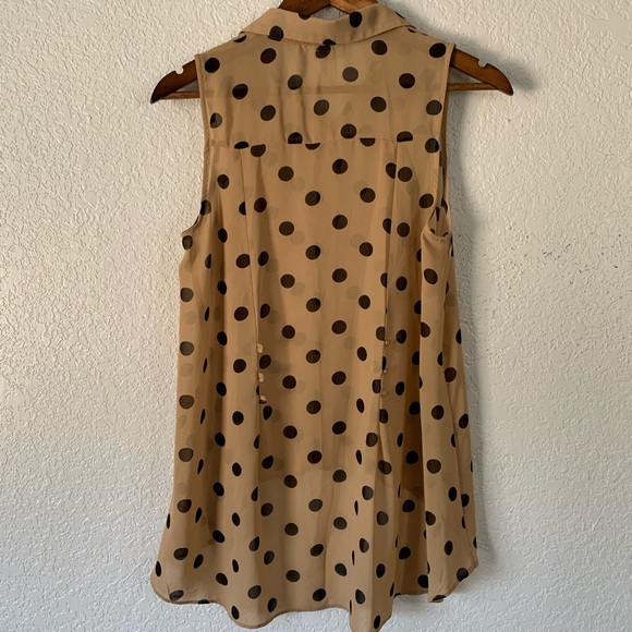 SANS SOUCI sheer polka dot tank top buttons hi-low - Picture 9 of 13